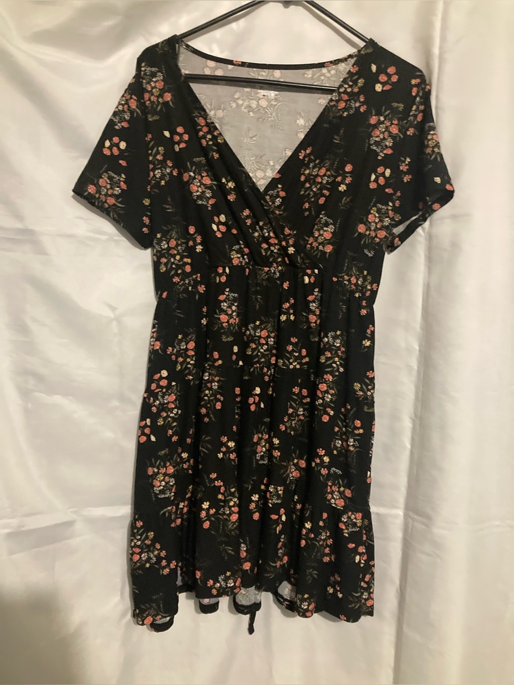 🖤4/$10 Floral Wrap-Front Short Sleeve Dress – Black with Pink Floral
